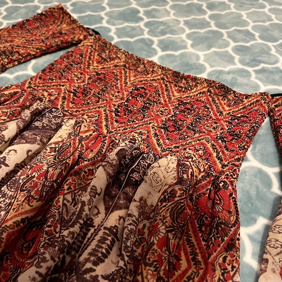 NWOT Forever 21 paisley dress - Picture 3 of 6